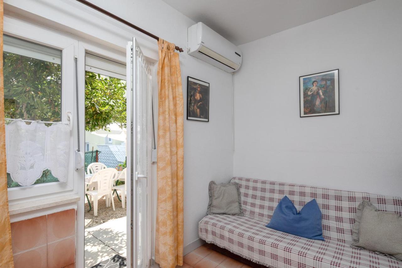 Apartament Near Babic